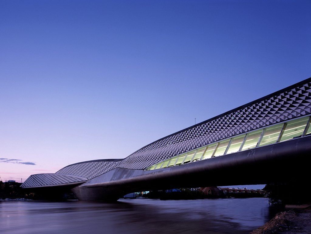 Zaragoza Bridge, Zaragoza, Spain: cultural project, Zaha Hadid Architects, view 1